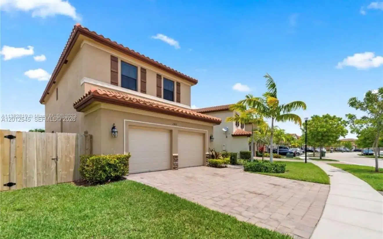 2401 NE 2nd Dr, Homestead FL 33033 photo 3