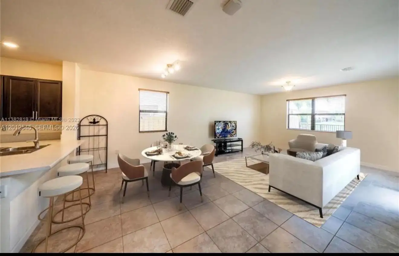 2401 NE 2nd Dr, Homestead FL 33033 photo 5