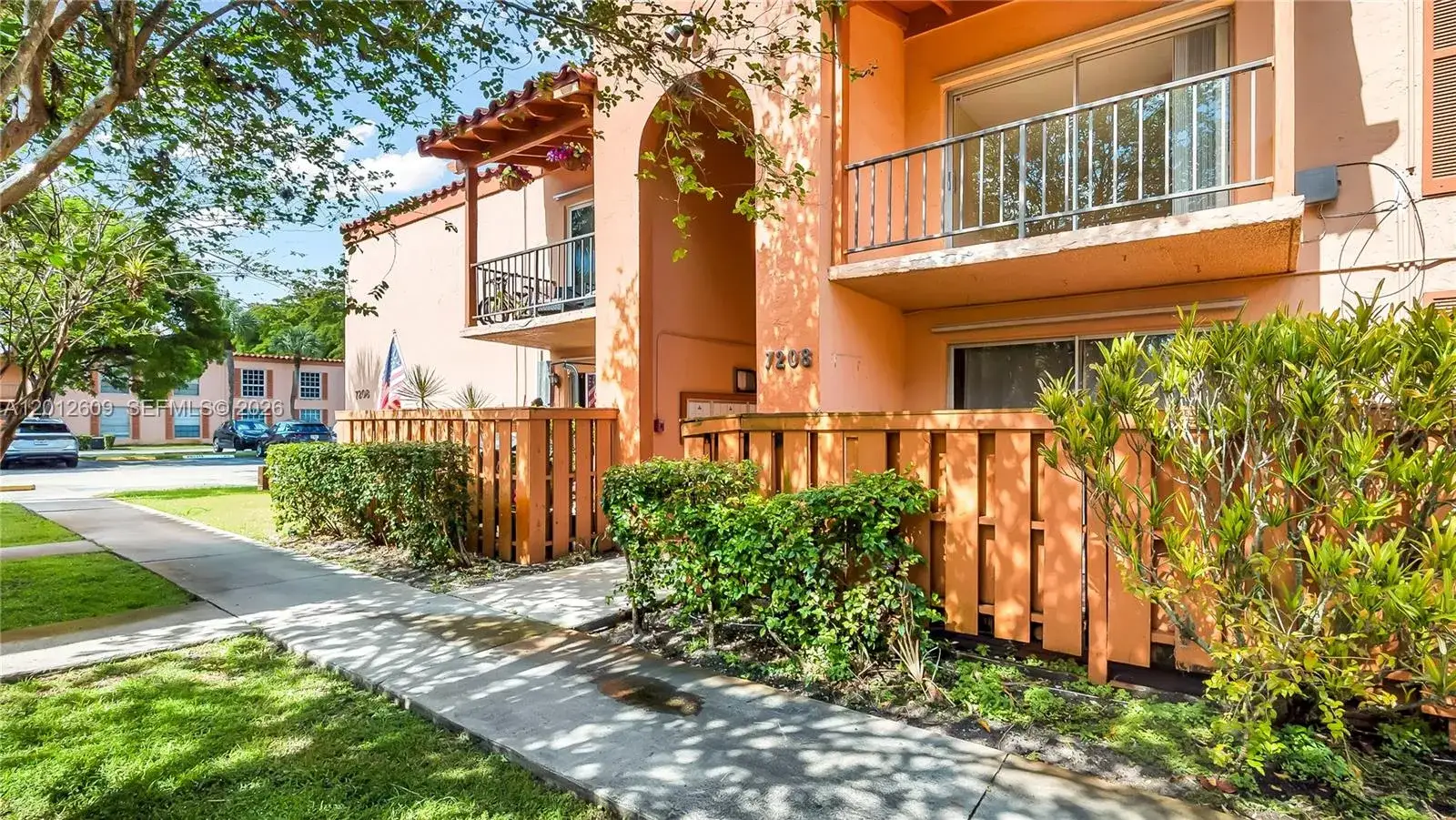 7208 Fairway Dr # I9, Miami Lakes FL 33014