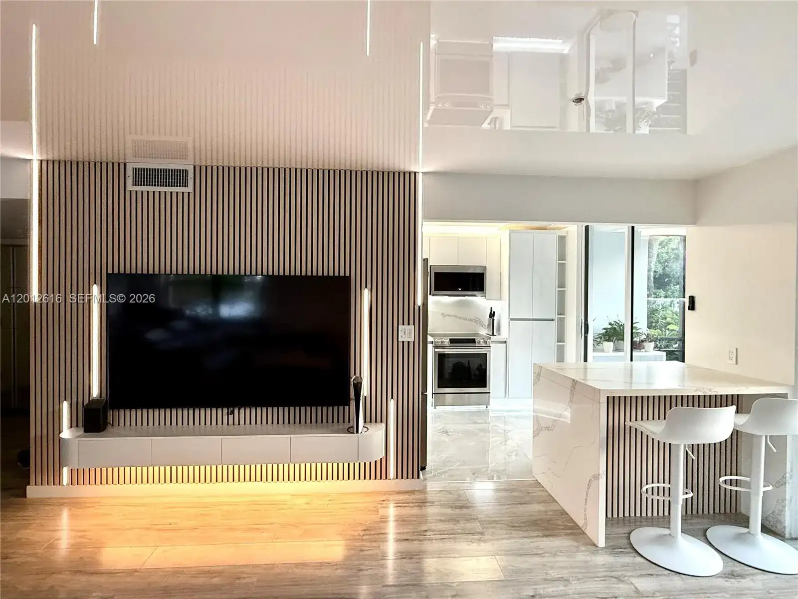 671 NE 195th St # 205E, Miami FL 33179 photo 3