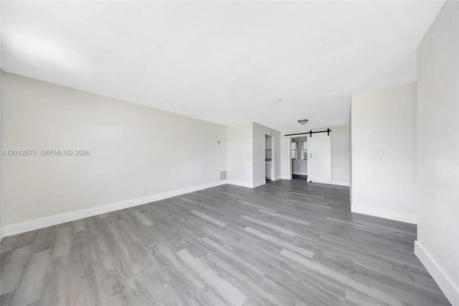 2520 NW 2nd Dr, Pompano Beach FL 33064 photo 4