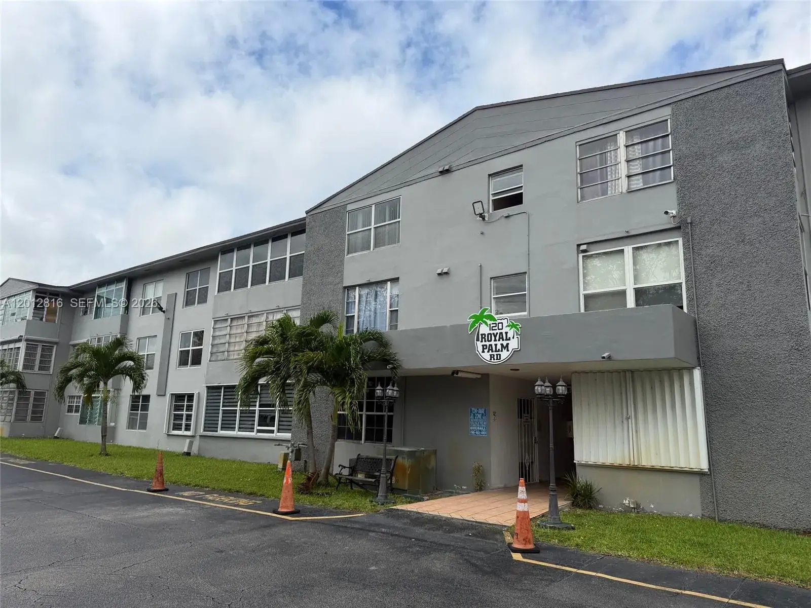 120 Royal Palm Rd # 301, Hialeah Gardens FL 33016