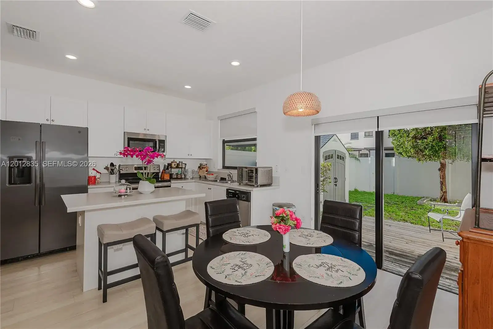 3323 W 106th Ter, Hialeah FL 33018 photo 2
