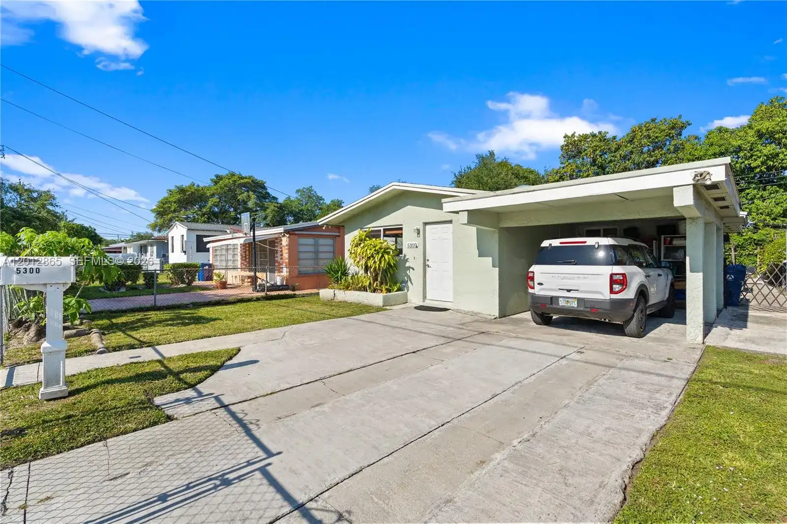5300 NW 30th Pl, Miami FL 33142 photo 2