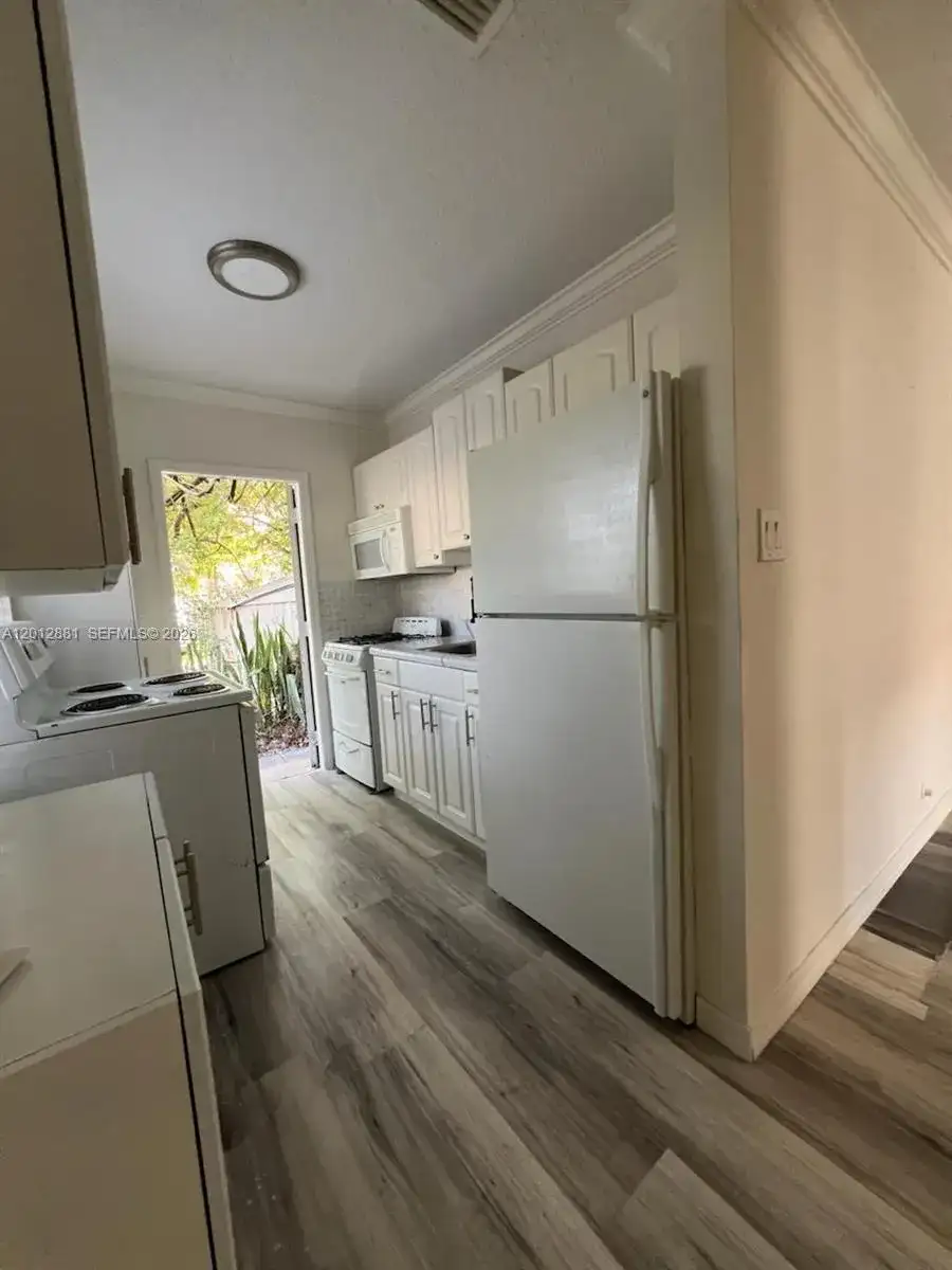 915 N 19th Ave, Hollywood FL 33020 photo 2