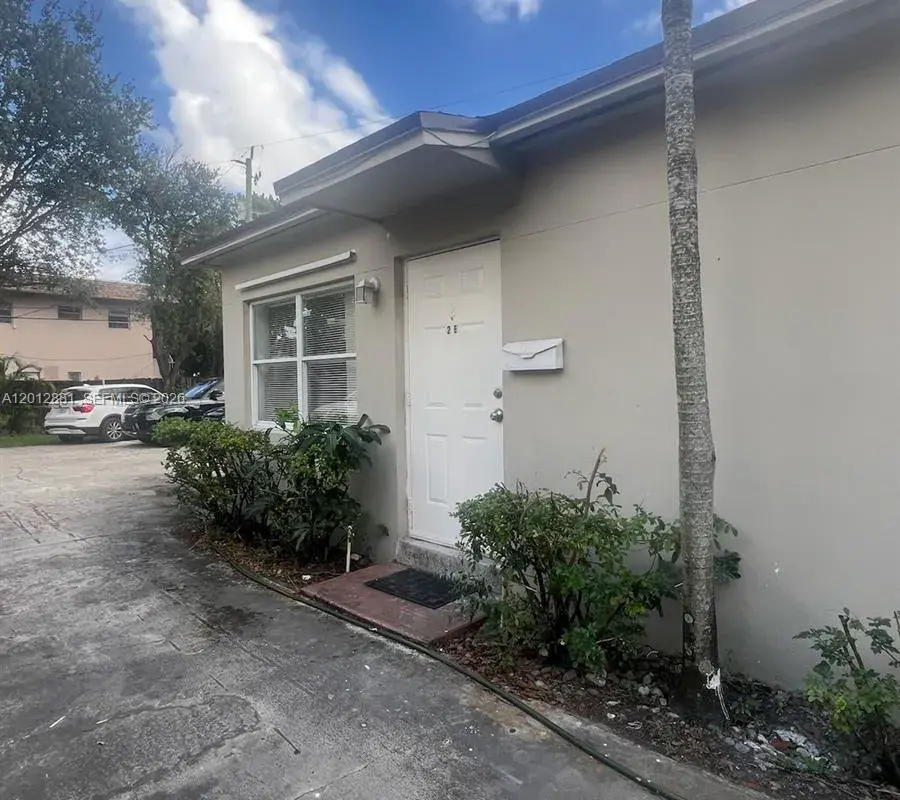 915 N 19th Ave, Hollywood FL 33020