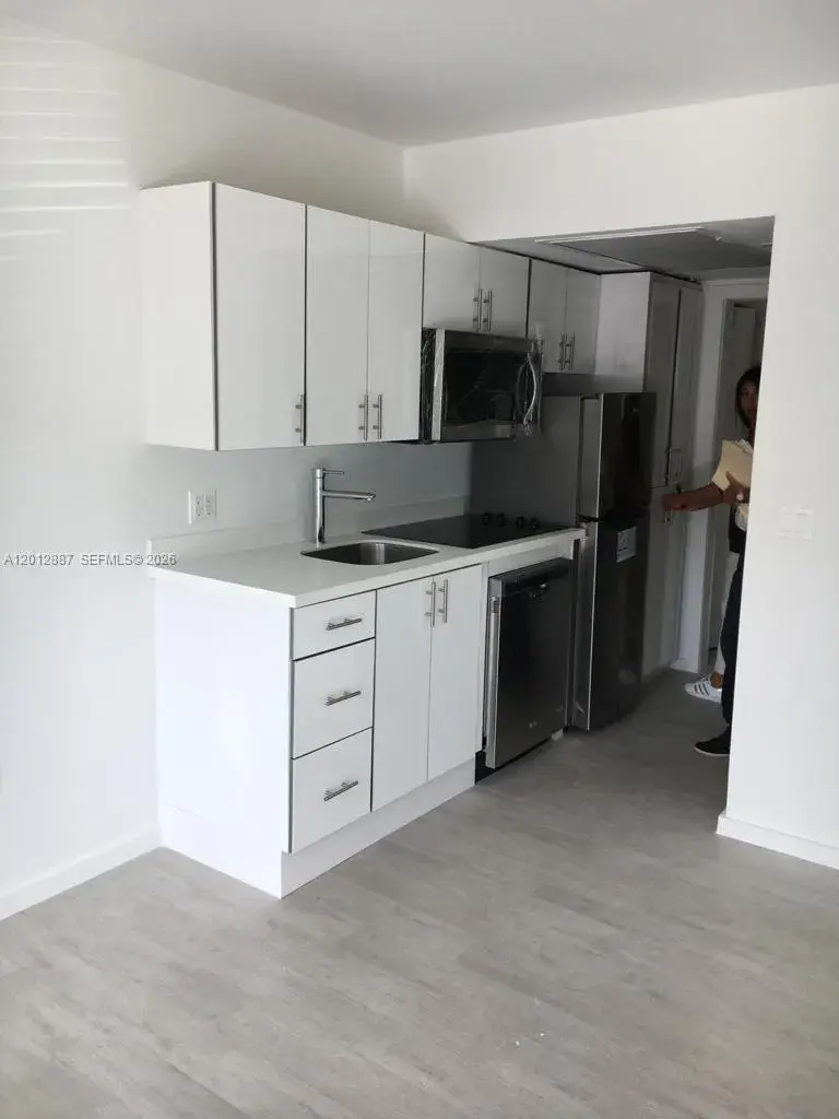 1601 Meridian Ave # 204, Miami Beach FL 33139