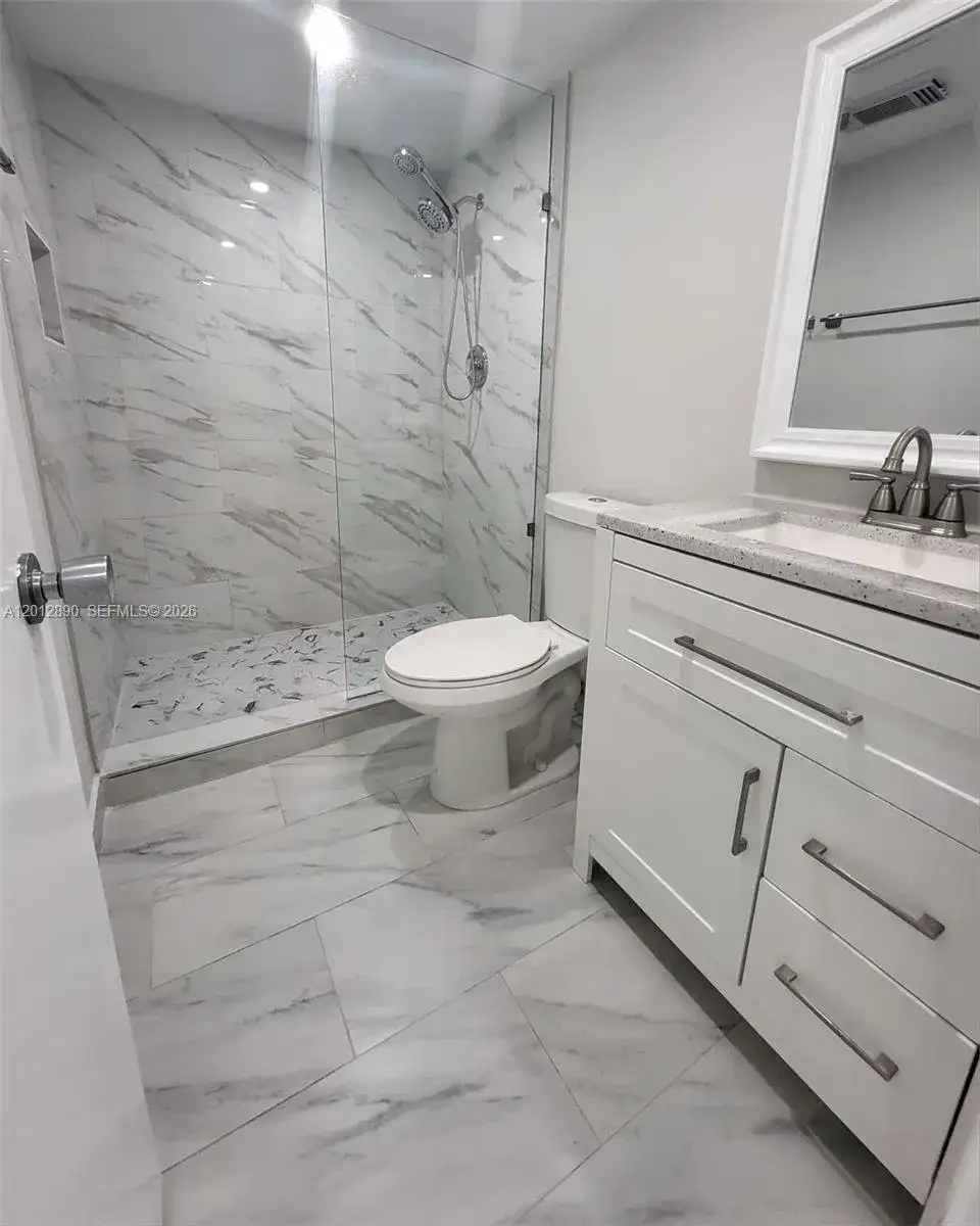903 Cypress Ter # 205, Pompano Beach FL 33069 photo 4