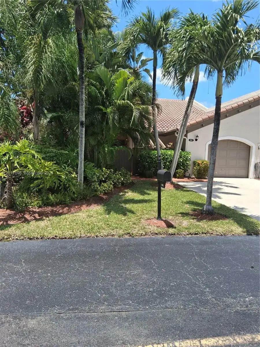 8564 SW 114th Ct., Miami FL 33173 photo 2
