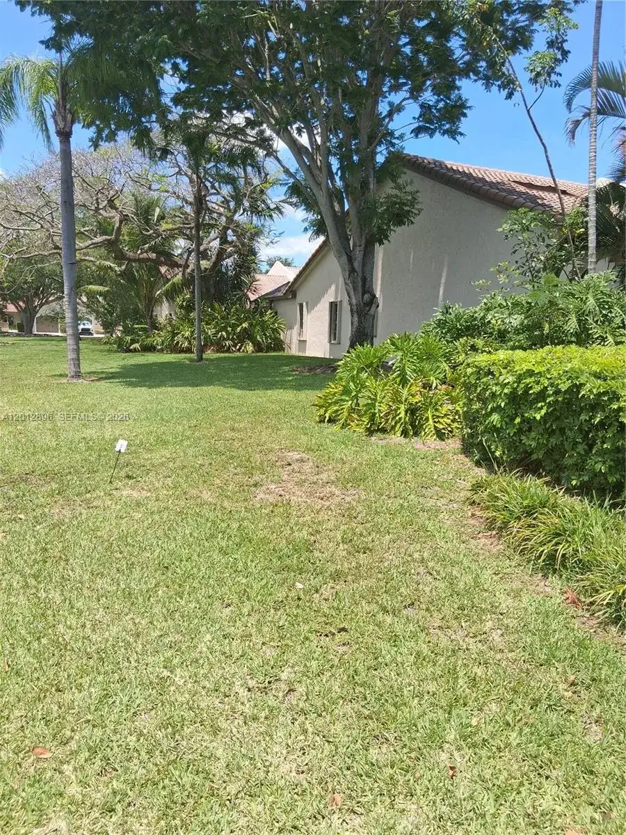 8564 SW 114th Ct., Miami FL 33173 photo 3