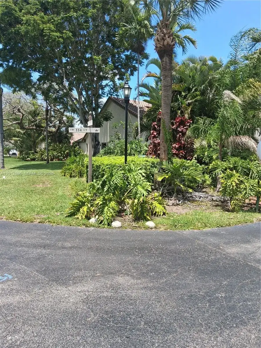 8564 SW 114th Ct., Miami FL 33173 photo 4
