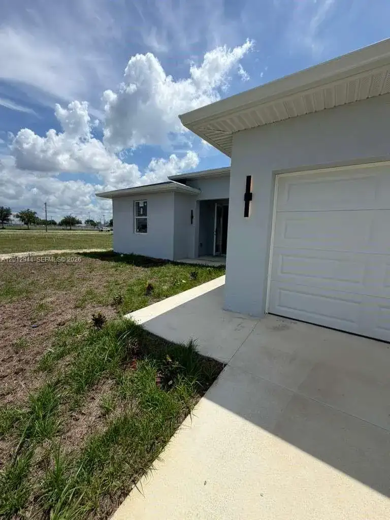 3629 E Gator Cir, Cape Coral FL 33909 photo 2