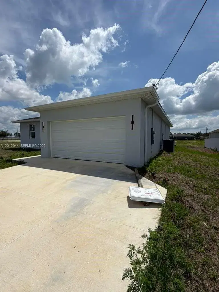 3629 E Gator Cir, Cape Coral FL 33909