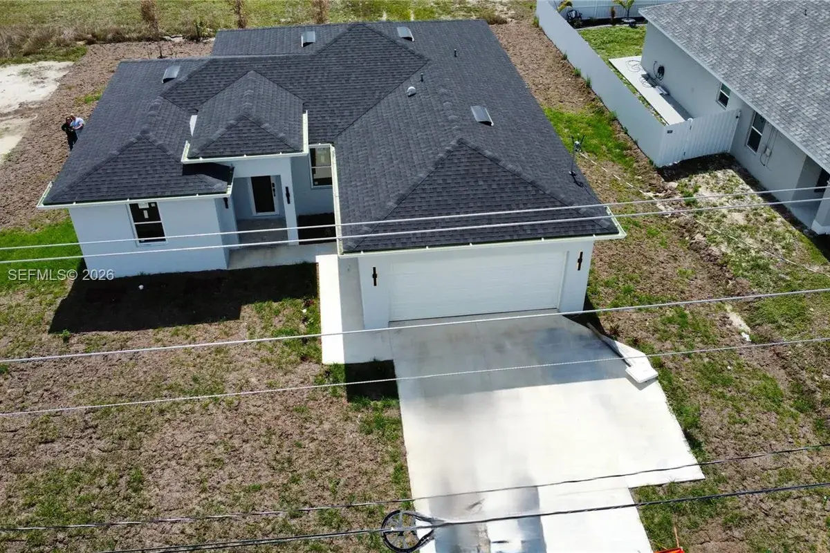 3629 E Gator Cir, Cape Coral FL 33909