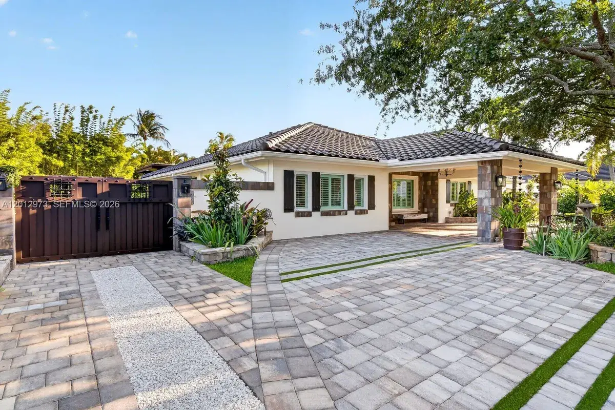 10570 SW 56th Ter, Miami FL 33173