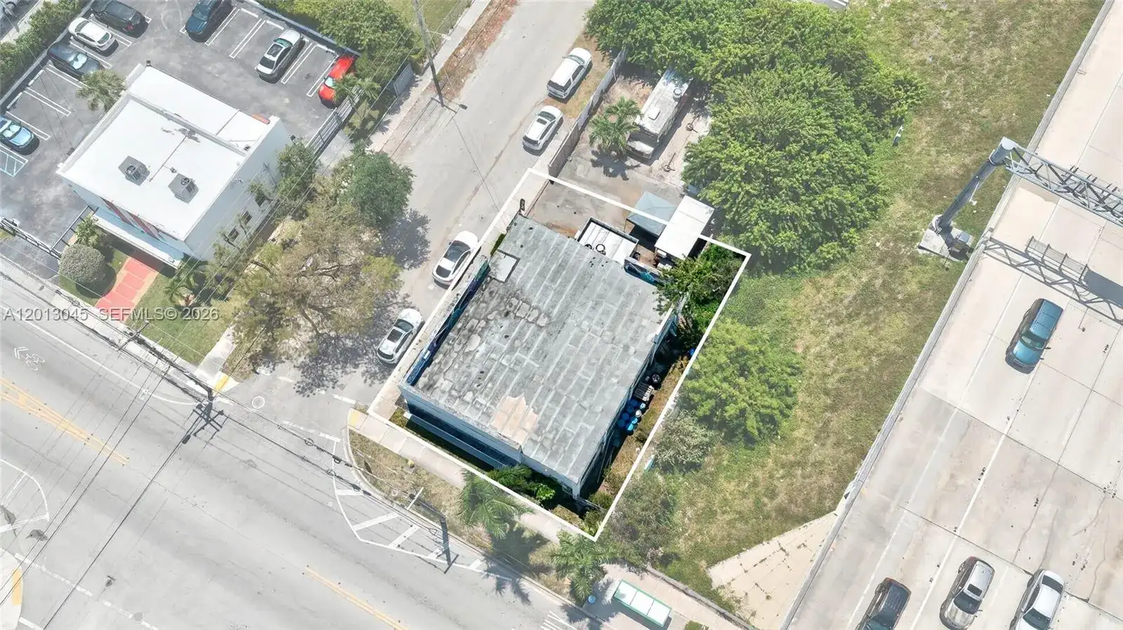 201 NW 37th St, Miami FL 33127 photo 3