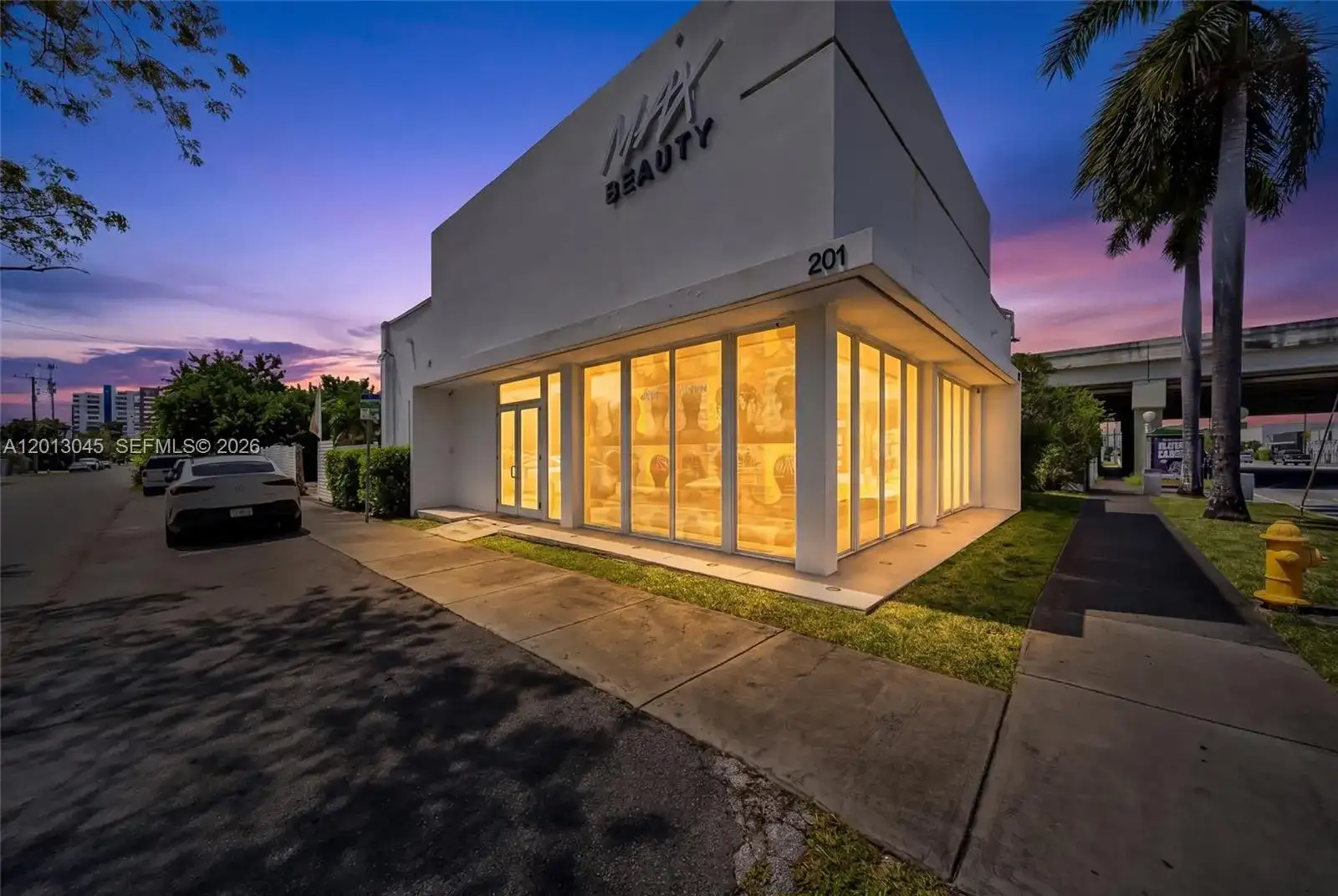 201 NW 37th St, Miami FL 33127 photo 4