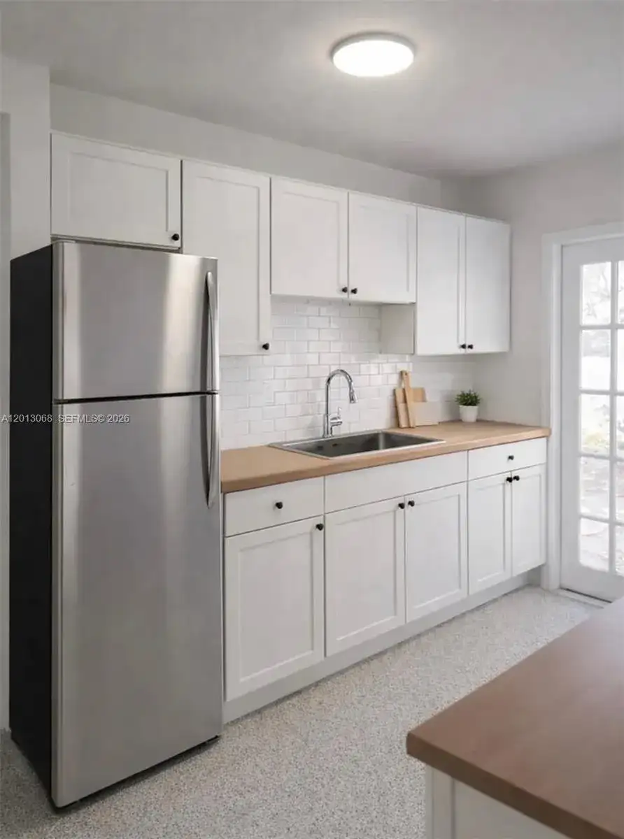 34 SE 1st Ave # B, Dania Beach FL 33004 photo 3
