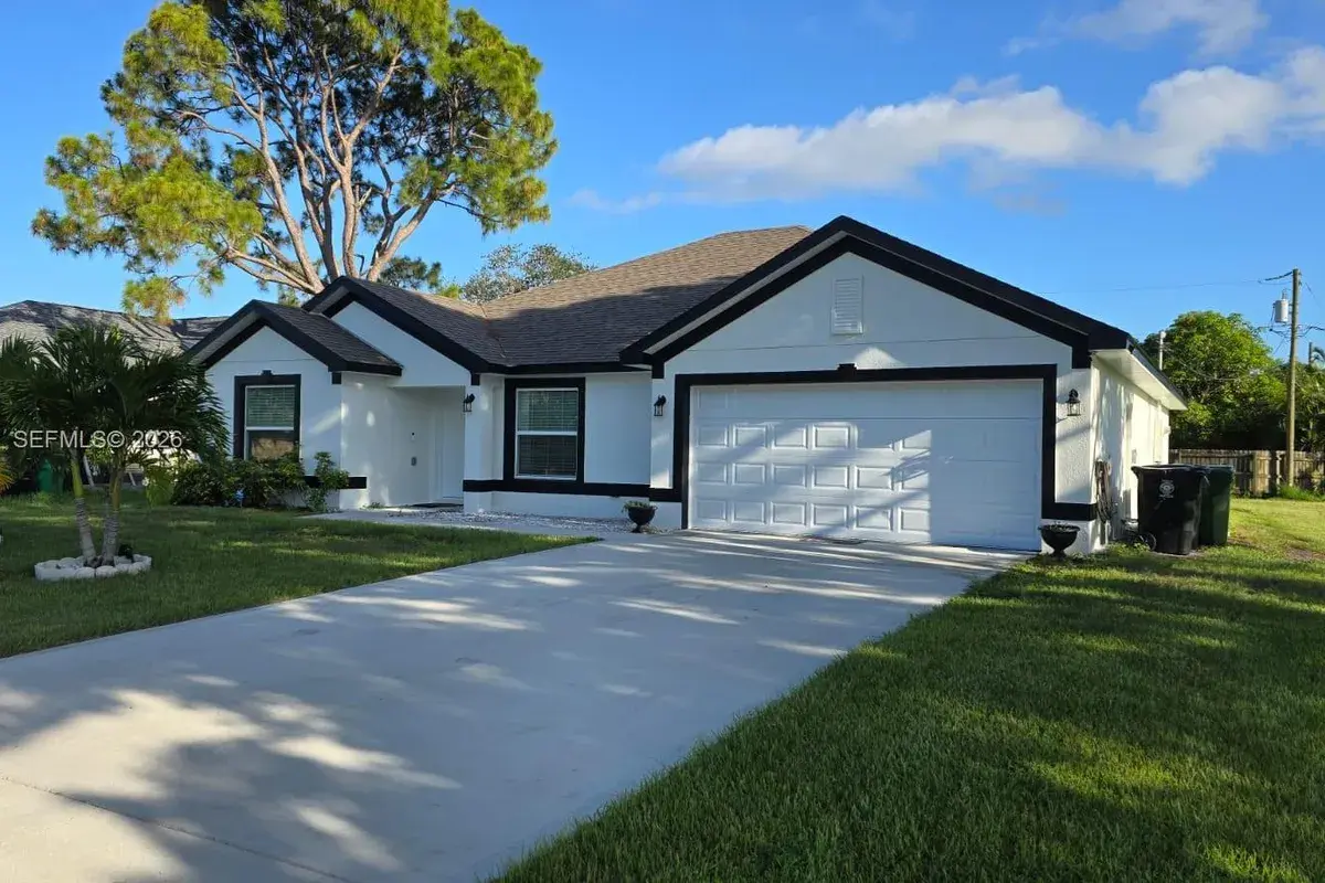 2650 SE Caladium Ave, Port St. Lucie FL 34952