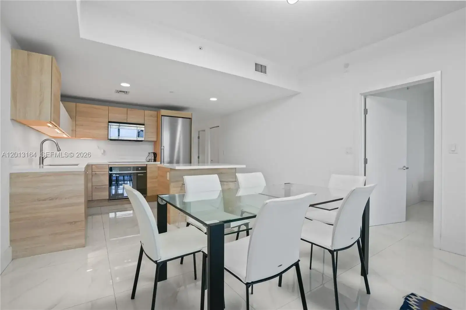 16385 Biscayne Blvd # 1402, North Miami Beach FL 33160 photo 2
