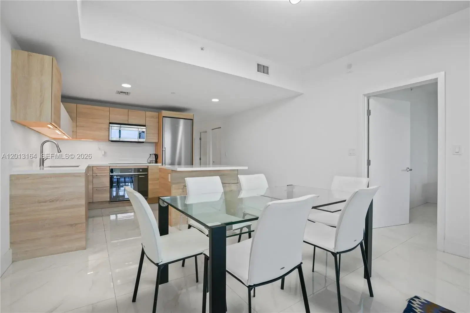 16385 Biscayne Blvd # 1402, North Miami Beach FL 33160