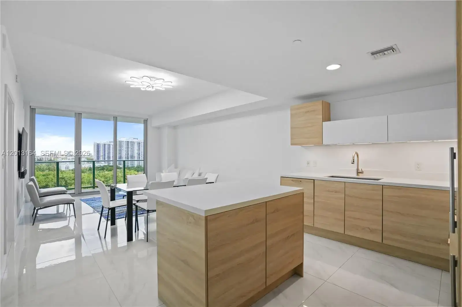 16385 Biscayne Blvd # 1402, North Miami Beach FL 33160 photo 4