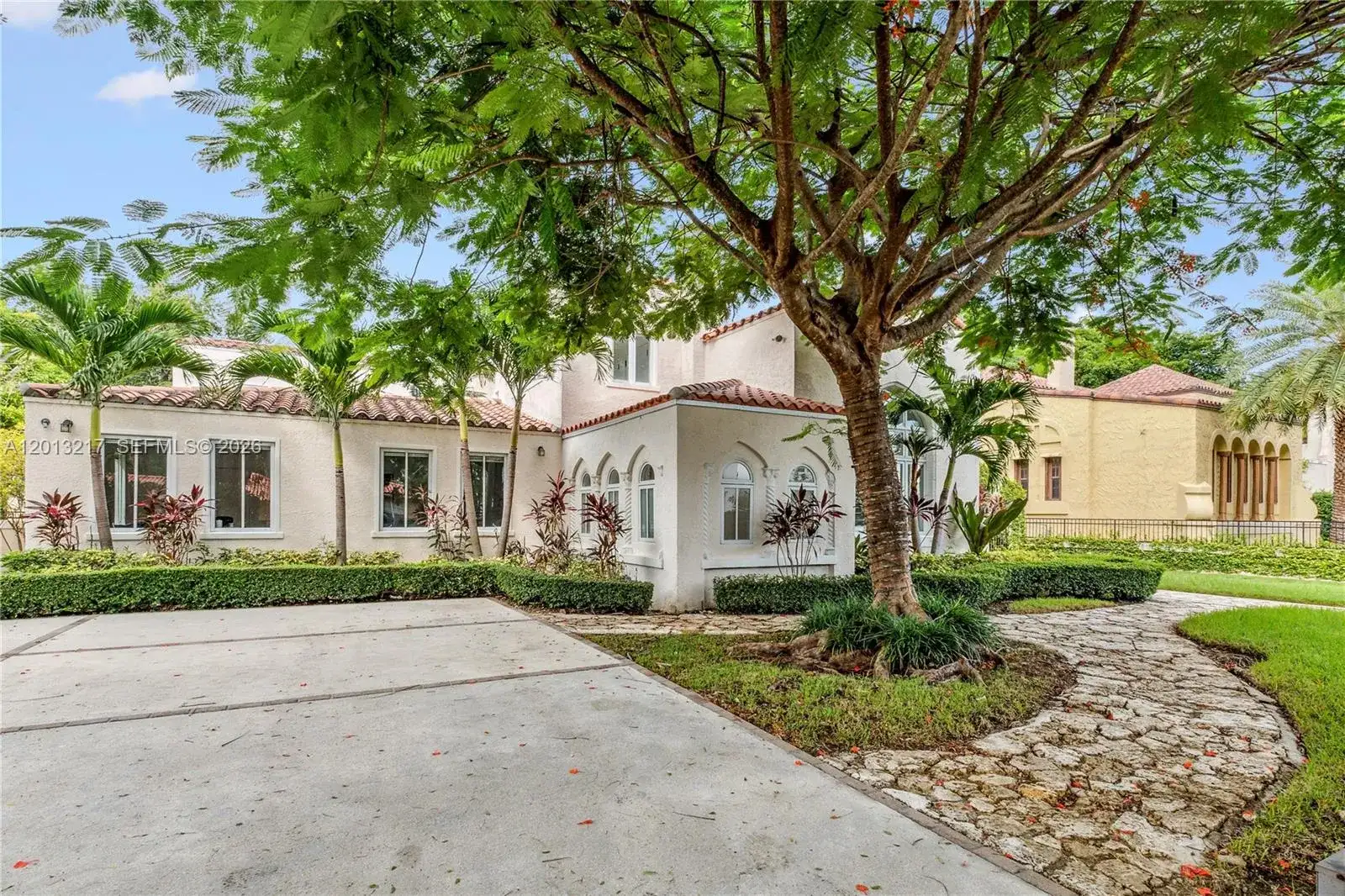 319 Mendoza Ave, Miami FL 33134 photo 2