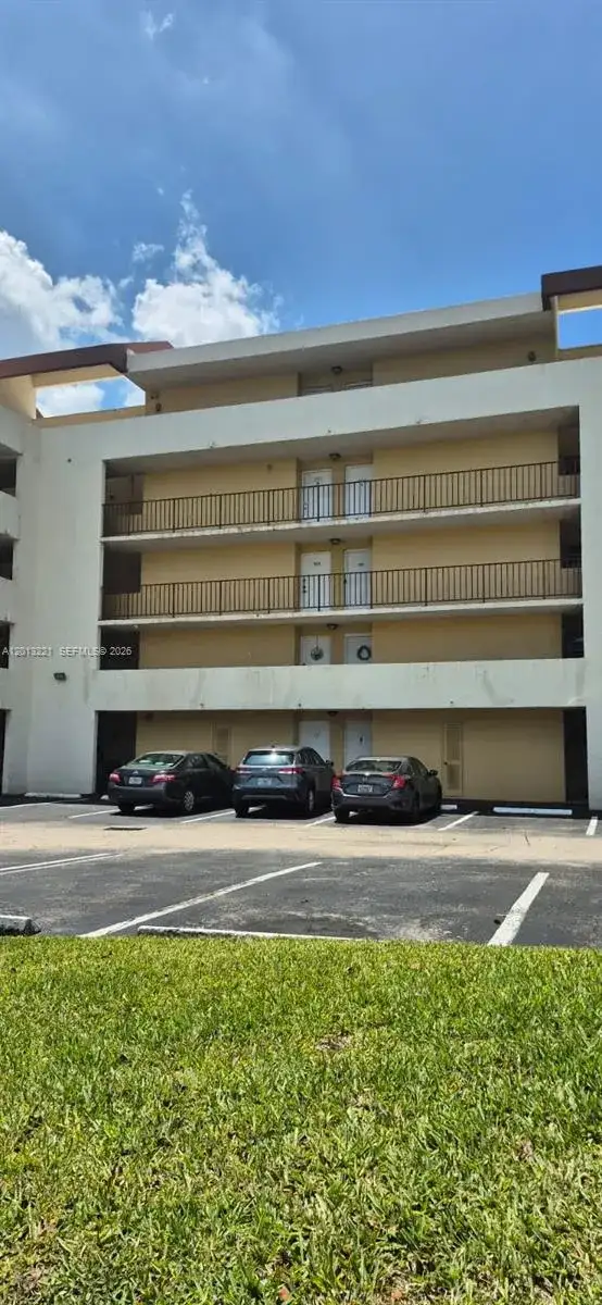 8870 Fontainebleau Blvd # 304, Miami FL 33172 photo 2
