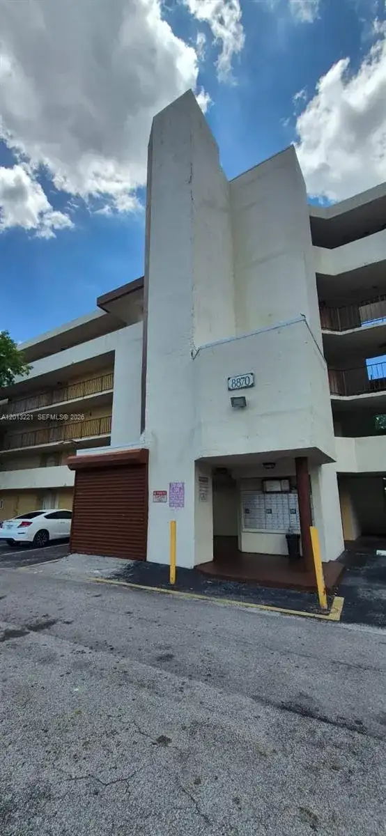 8870 Fontainebleau Blvd # 304, Miami FL 33172 photo 3