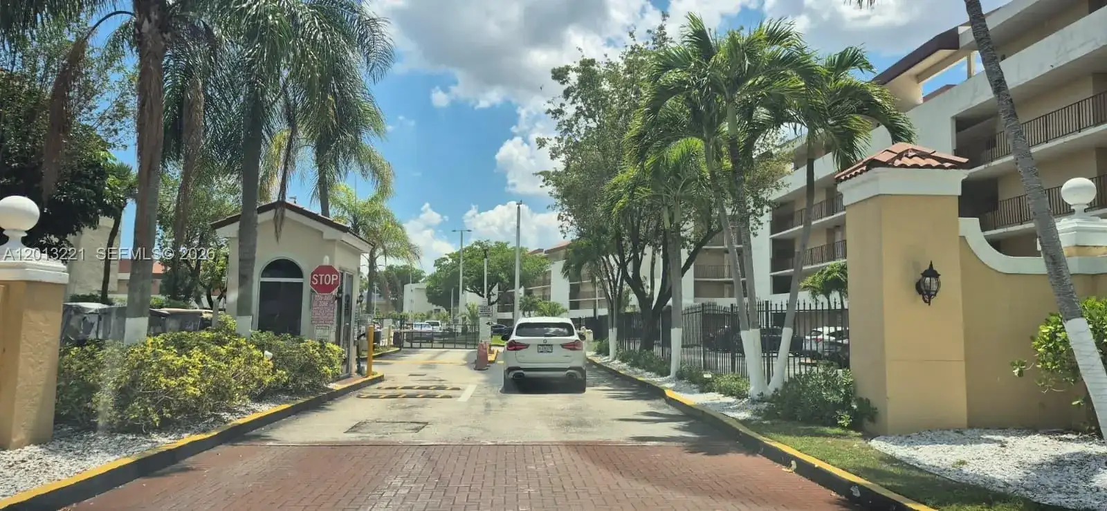 8870 Fontainebleau Blvd # 304, Miami FL 33172 photo 4