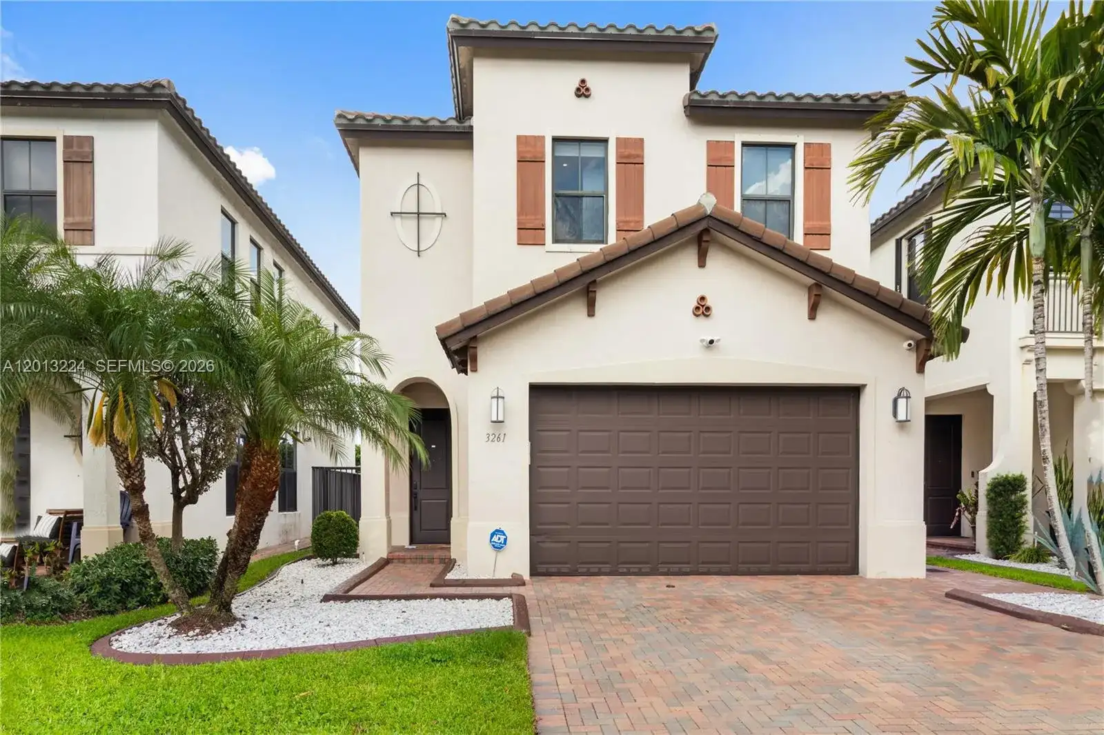 3261 W 99th Pl, Hialeah FL 33018 photo 2