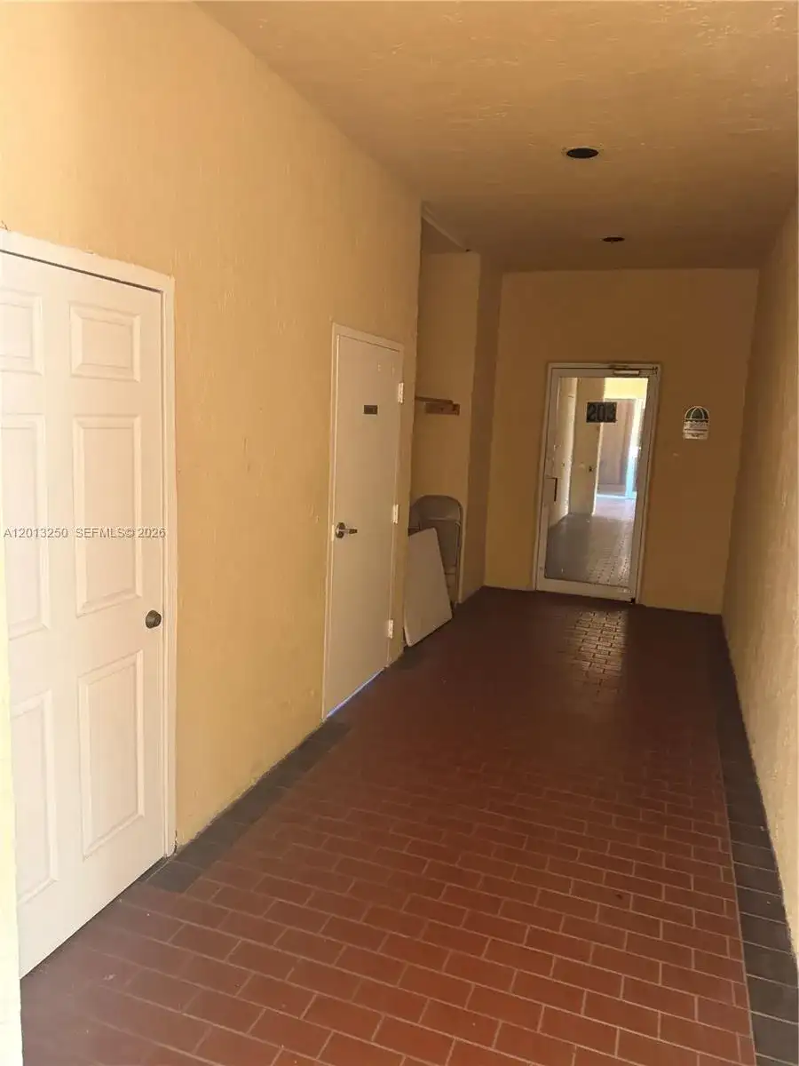 7400 NW 7th St # 201, Miami FL 33126 photo 2