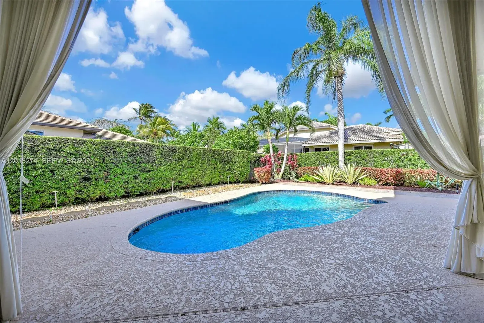 2553 Jardin Manor, Weston FL 33327