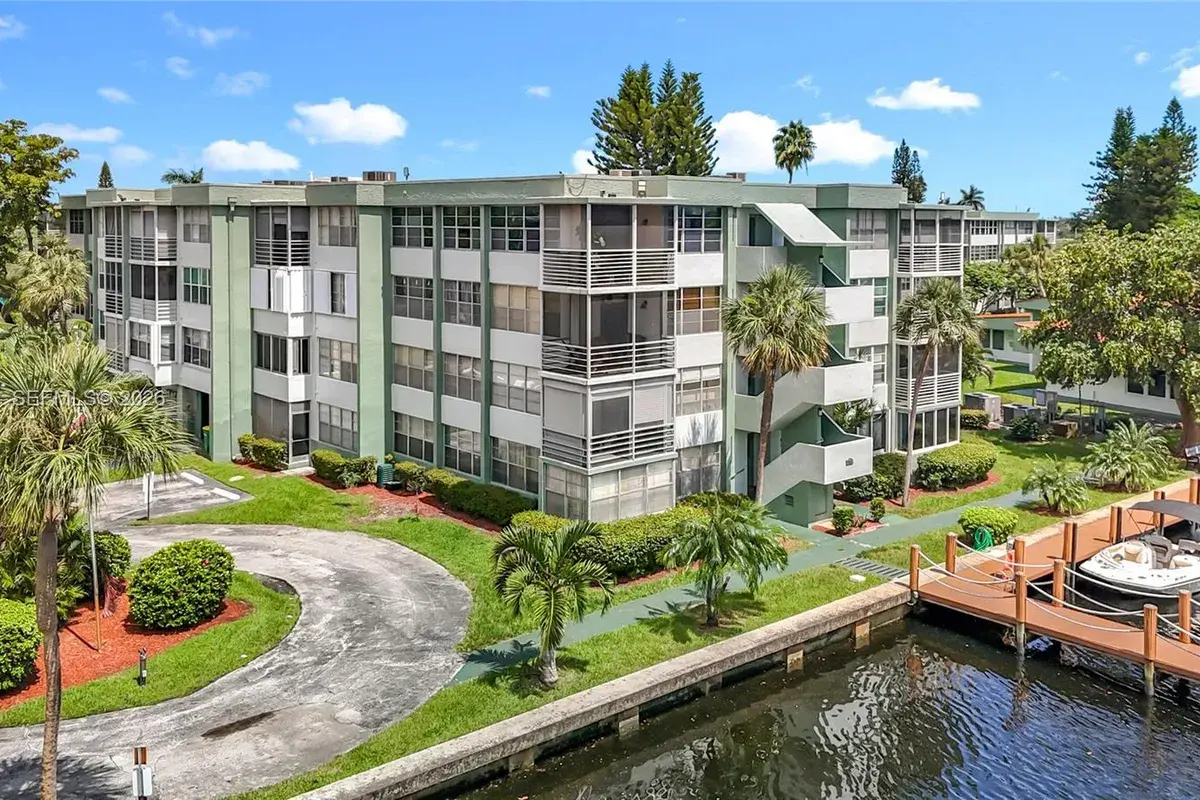 2751 Taft St # 304, Hollywood FL 33020