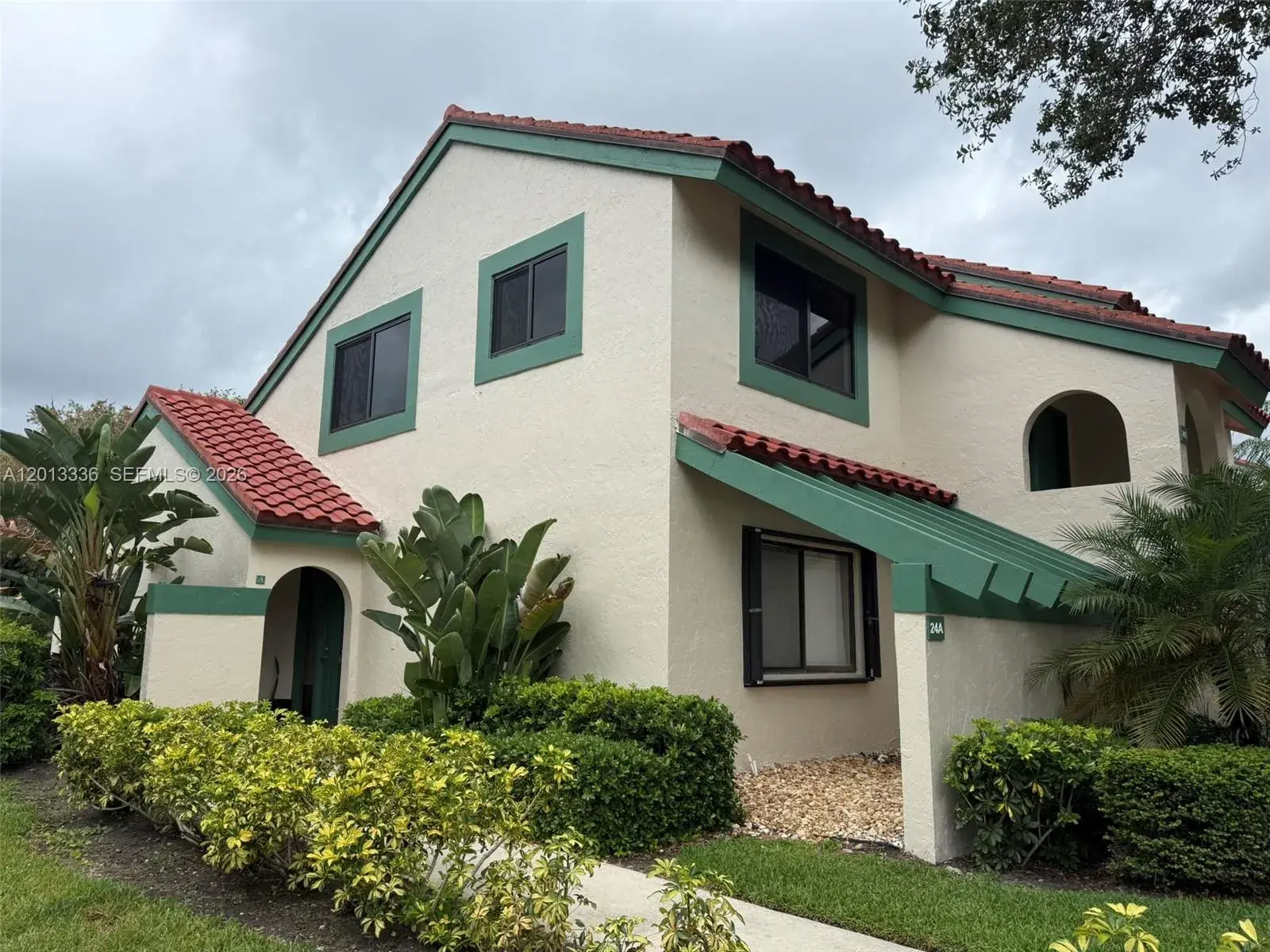 24 Lexington Ln W # A, Palm Beach Gardens FL 33418