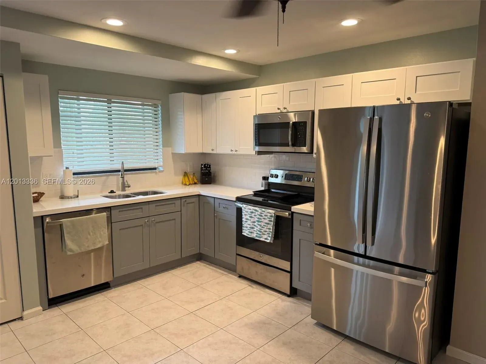 24 Lexington Ln W # A, Palm Beach Gardens FL 33418