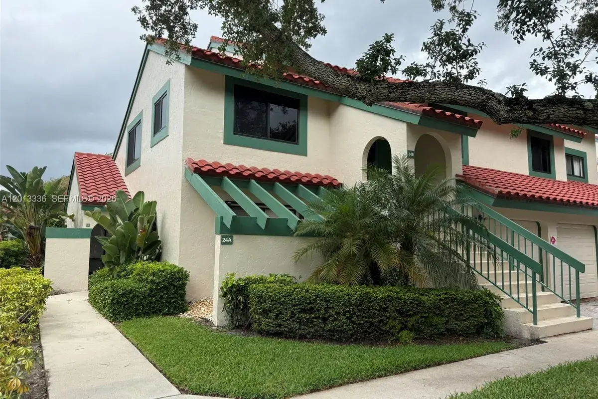 24 Lexington Ln W # A, Palm Beach Gardens FL 33418