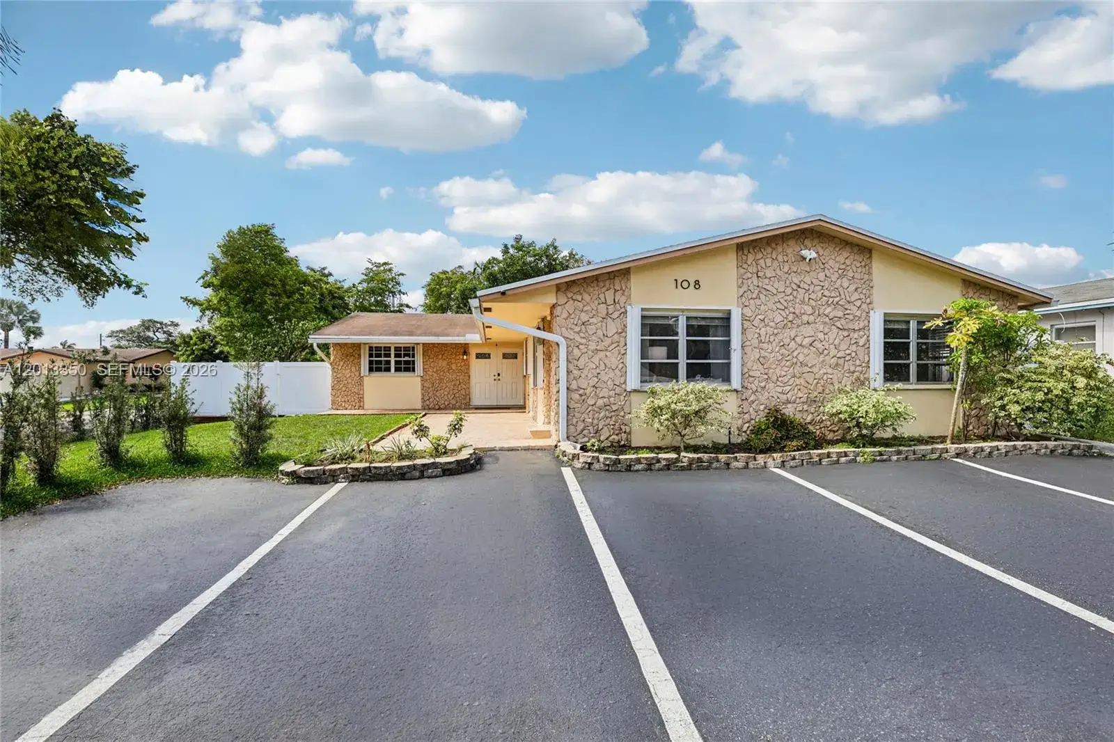 108 SE 4th Ter, Dania Beach FL 33004