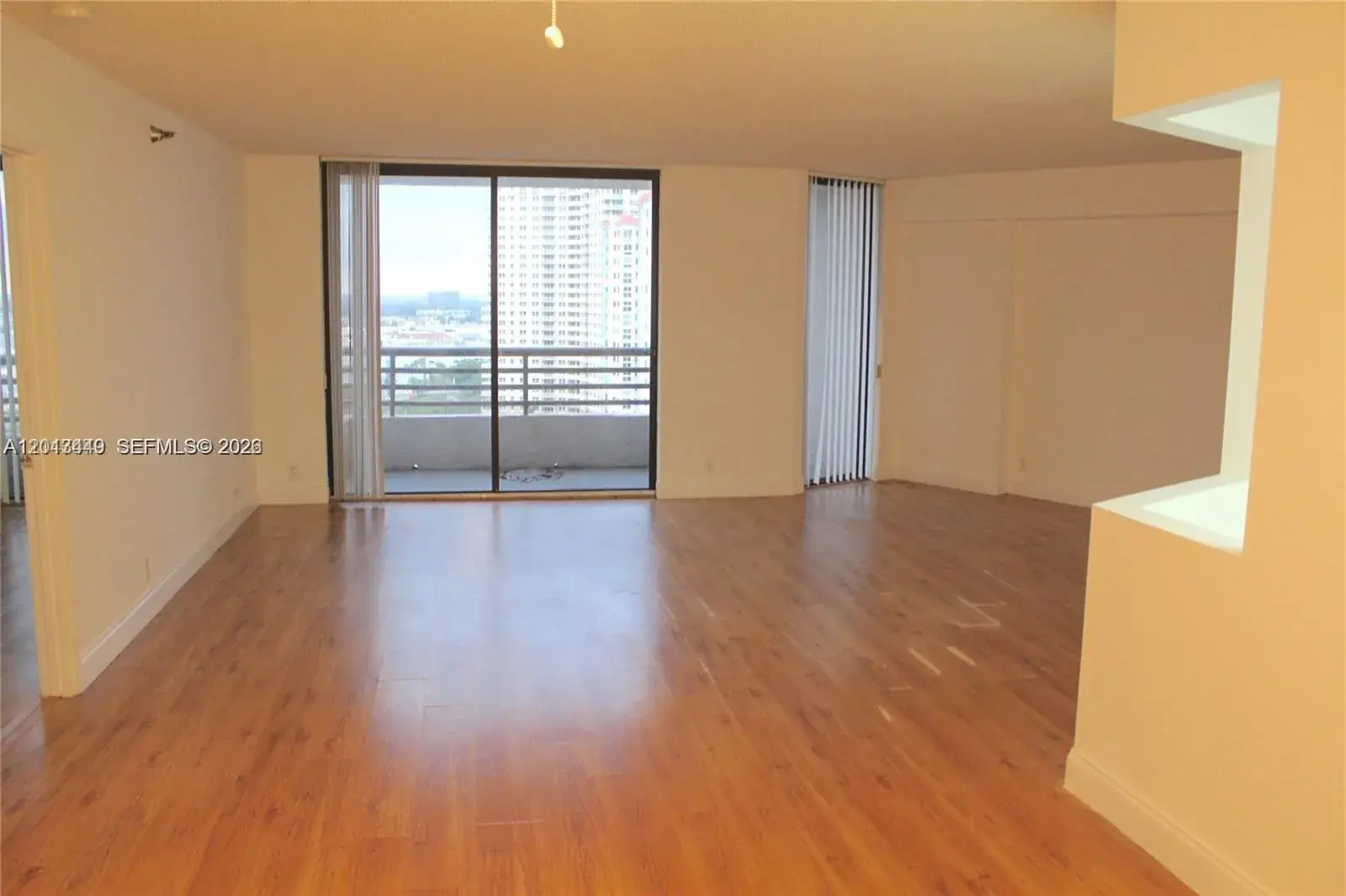 3300 NE 191st St # 1903, Aventura FL 33180