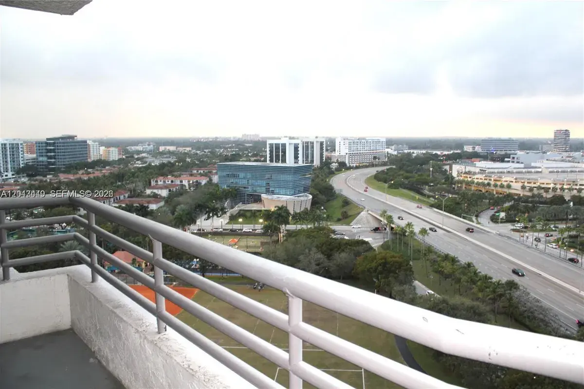 3300 NE 191st St # 1903, Aventura FL 33180