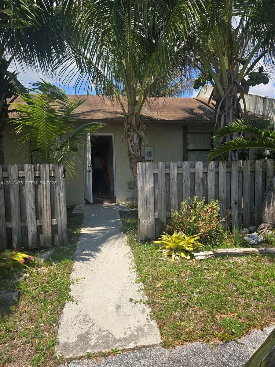1630 Sandpiper Blvd, Homestead FL 33035