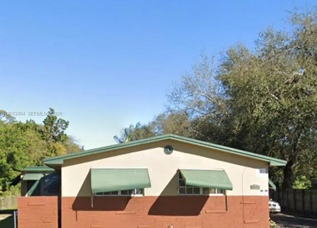 5631 SW 27th St, West Park FL 33023