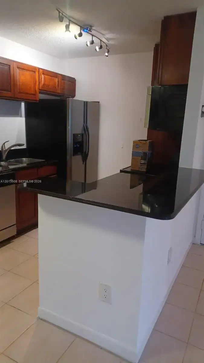 809 NE 199th St # 7, Miami FL 33179 photo 3