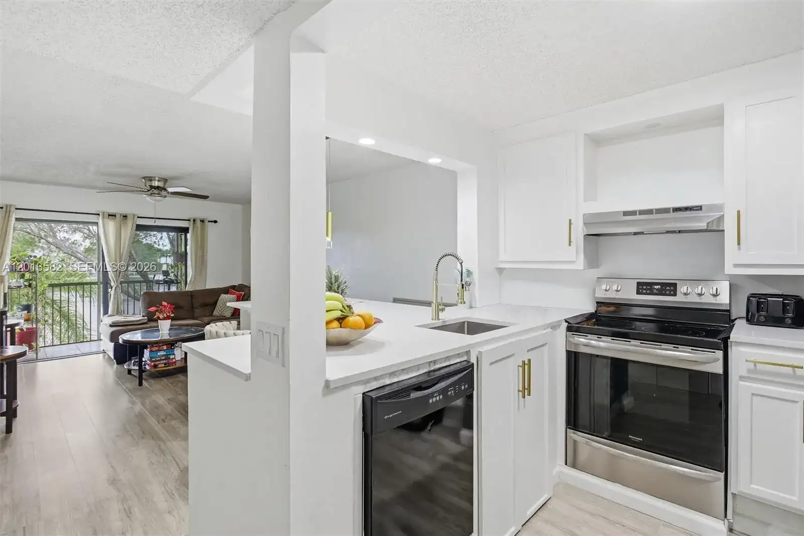 5501 Lakeside Dr # 204, Margate FL 33063 photo 3
