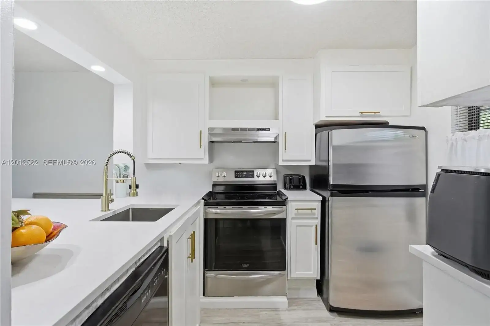 5501 Lakeside Dr # 204, Margate FL 33063 photo 4