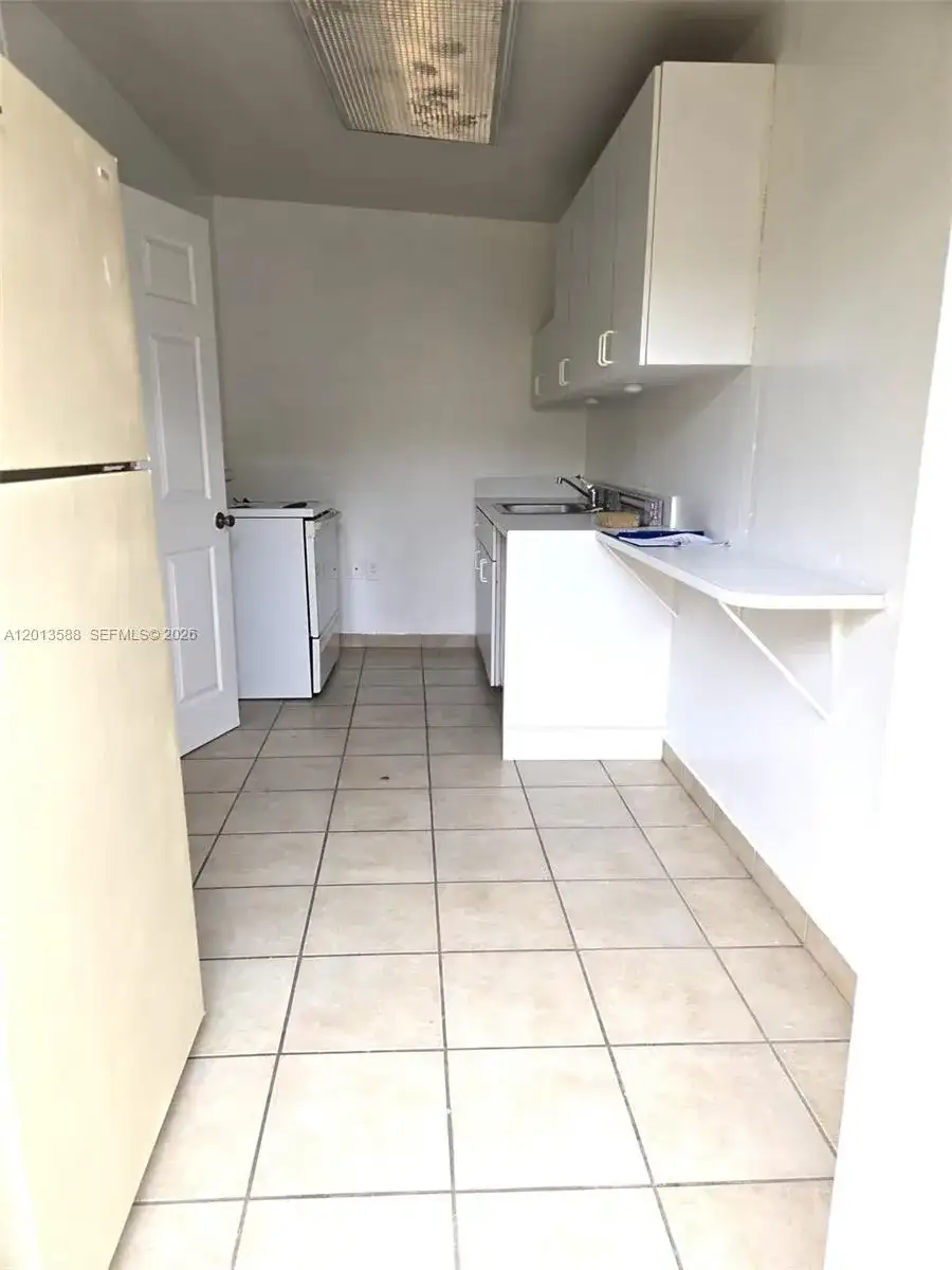 4610 SW 40th St # 1, West Park FL 33023 photo 3