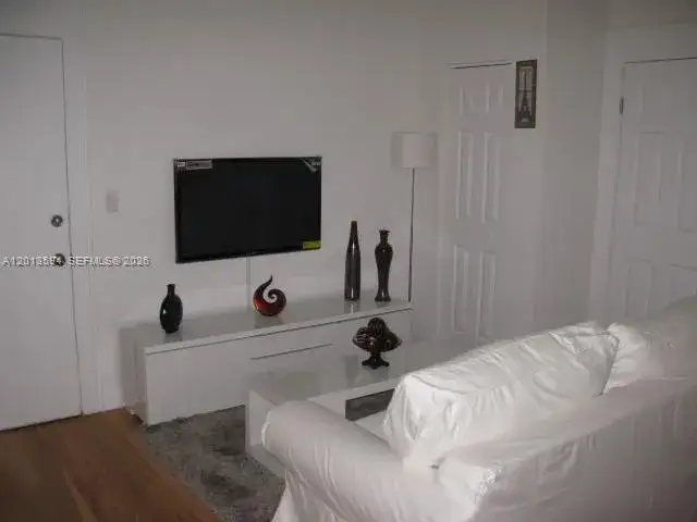1 bedroom 1 bath Residential for sale at 1611 Michigan Ave # 13, Miami Beach FL 33139