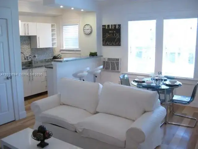1611 Michigan Ave # 13, Miami Beach FL 33139 photo 2