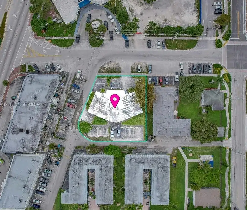 1747 NE 124th St, North Miami FL 33181 photo 2