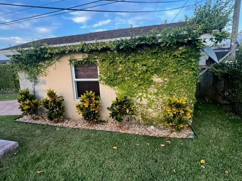 15025 Monroe St # B, Miami FL 33176 photo 2